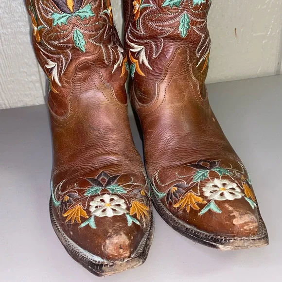 Embroidered Brown Western Boots - Picture 5 of 11